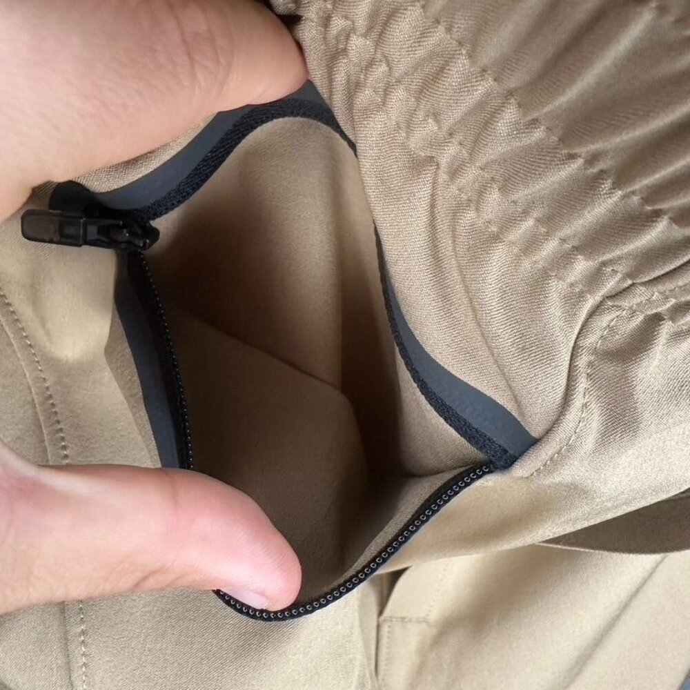 Under Armour Women's Unstoppable Casual Joggers Taper Leg NWT Size XL (Taupe) - Picture 9 of 15